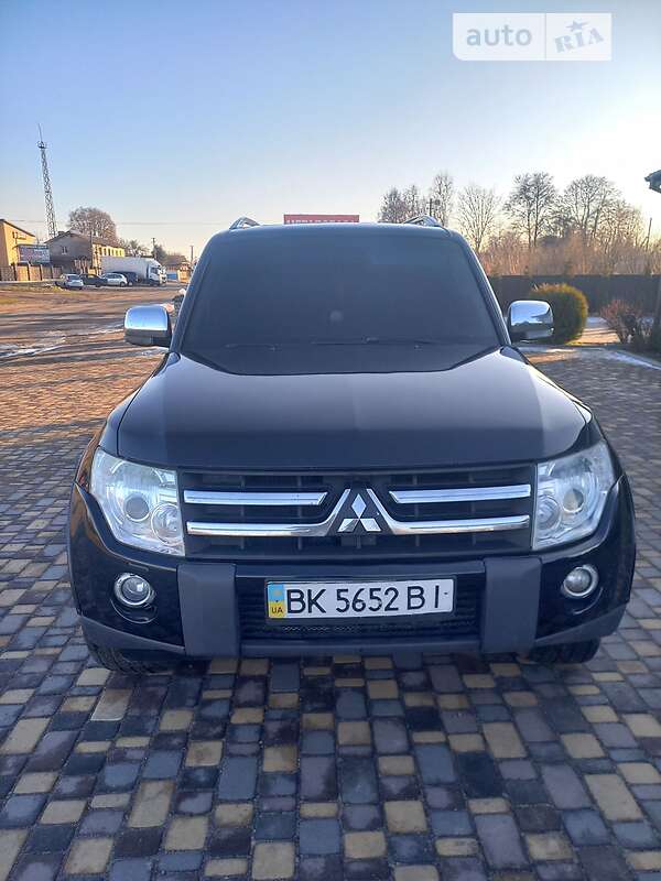 Универсал Mitsubishi Pajero Wagon 2008 в Дубровице