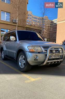 Внедорожник / Кроссовер Mitsubishi Pajero Wagon 2003 в 