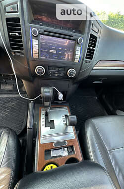 Внедорожник / Кроссовер Mitsubishi Pajero Wagon 2007 в 
