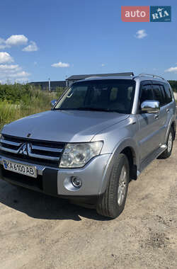 Внедорожник / Кроссовер Mitsubishi Pajero Wagon 2007 в 