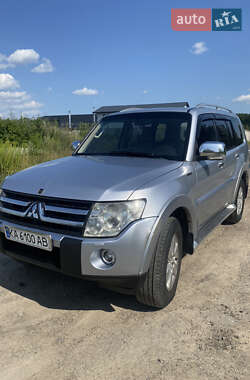 Внедорожник / Кроссовер Mitsubishi Pajero Wagon 2007 в Киеве