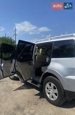 Внедорожник / Кроссовер Mitsubishi Pajero Wagon 2007 в 