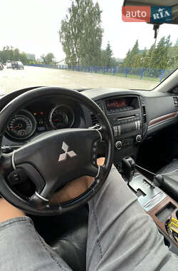 Внедорожник / Кроссовер Mitsubishi Pajero Wagon 2008 в 