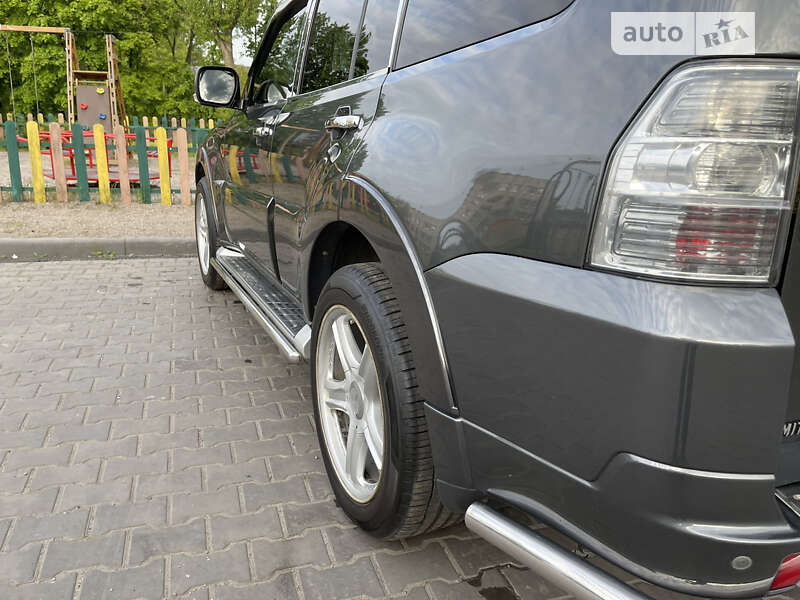 Позашляховик / Кросовер Mitsubishi Pajero Wagon 2013 в Дніпрі