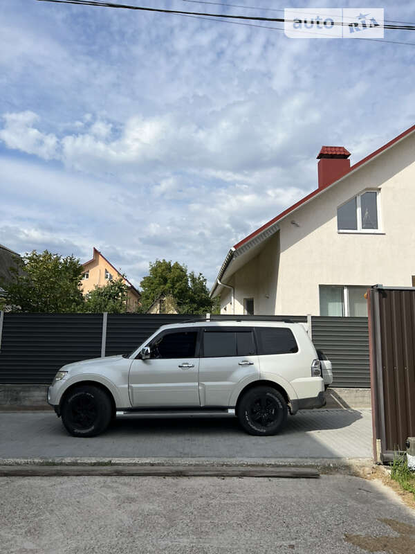 Mitsubishi Pajero Wagon 2008