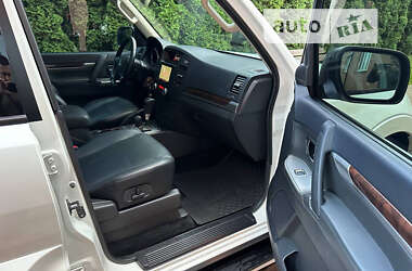 Внедорожник / Кроссовер Mitsubishi Pajero Wagon 2013 в 