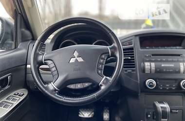 Внедорожник / Кроссовер Mitsubishi Pajero Wagon 2013 в Киеве