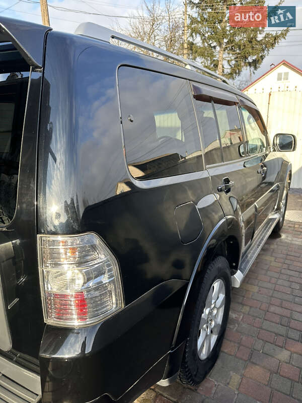 Внедорожник / Кроссовер Mitsubishi Pajero Wagon 2010 в Нежине