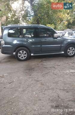 Внедорожник / Кроссовер Mitsubishi Pajero Wagon 2008 в 