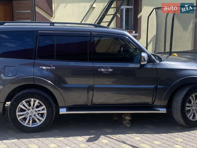 Внедорожник / Кроссовер Mitsubishi Pajero Wagon 2014 в Хмельницком