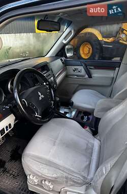 Позашляховик / Кросовер Mitsubishi Pajero Wagon 2007 в 