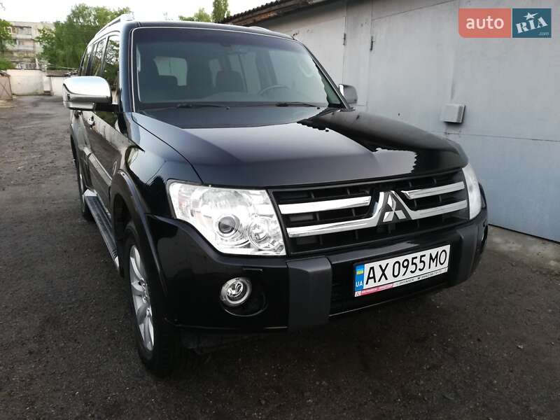 Позашляховик / Кросовер Mitsubishi Pajero Wagon 2011 в Харкові