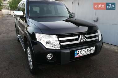 Внедорожник / Кроссовер Mitsubishi Pajero Wagon 2011 в 