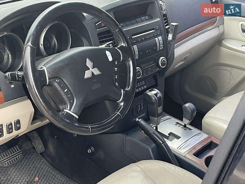 Позашляховик / Кросовер Mitsubishi Pajero Wagon 2008 в Броварах