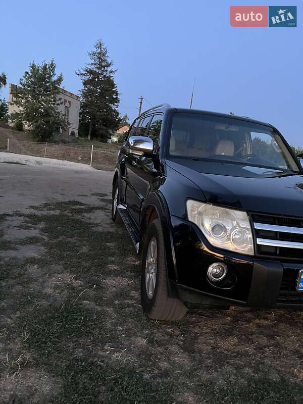 Внедорожник / Кроссовер Mitsubishi Pajero Wagon 2008 в Валках