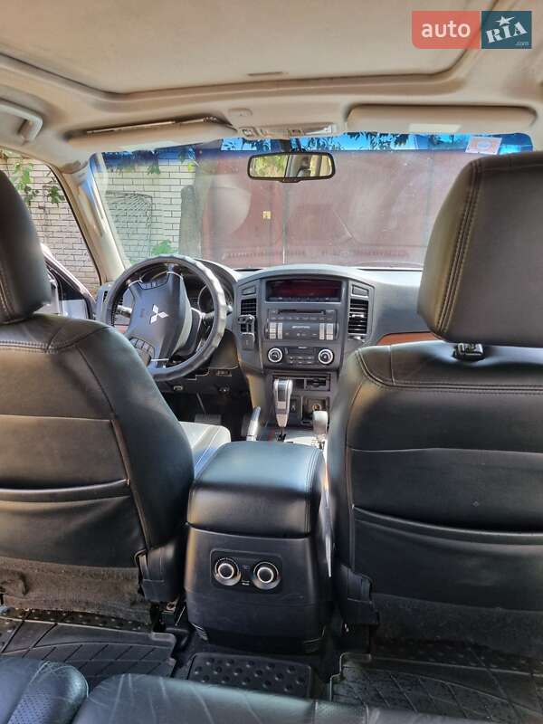 Позашляховик / Кросовер Mitsubishi Pajero Wagon 2008 в Києві