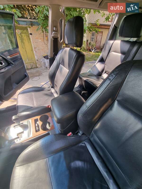 Позашляховик / Кросовер Mitsubishi Pajero Wagon 2008 в Києві