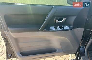 Внедорожник / Кроссовер Mitsubishi Pajero Wagon 2006 в 