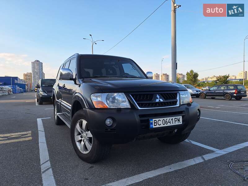 Позашляховик / Кросовер Mitsubishi Pajero Wagon 2004 в Києві