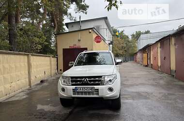 Внедорожник / Кроссовер Mitsubishi Pajero Wagon 2013 в Киеве