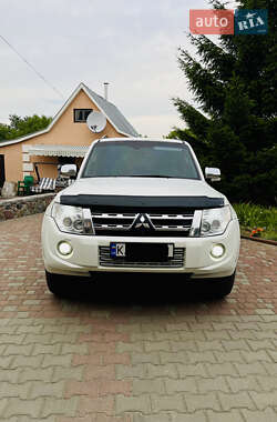 Внедорожник / Кроссовер Mitsubishi Pajero Wagon 2012 в Киеве