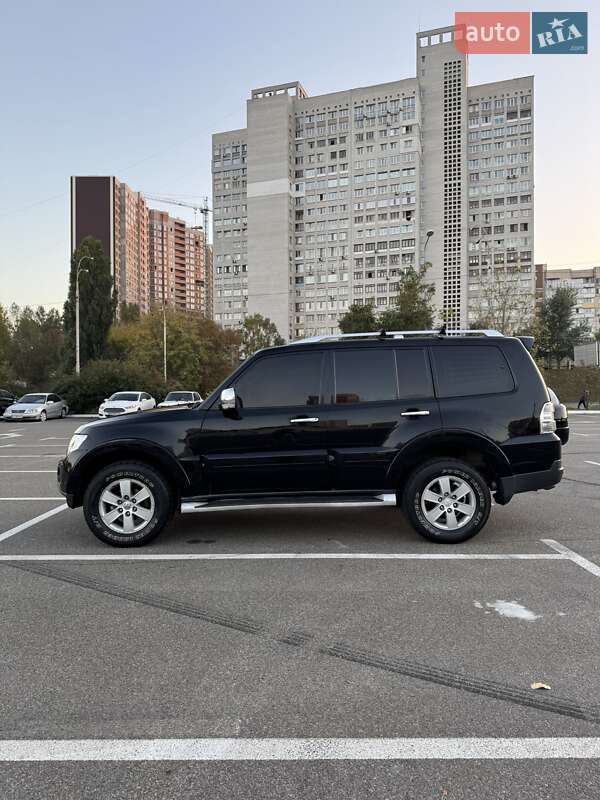 Внедорожник / Кроссовер Mitsubishi Pajero Wagon 2008 в Киеве