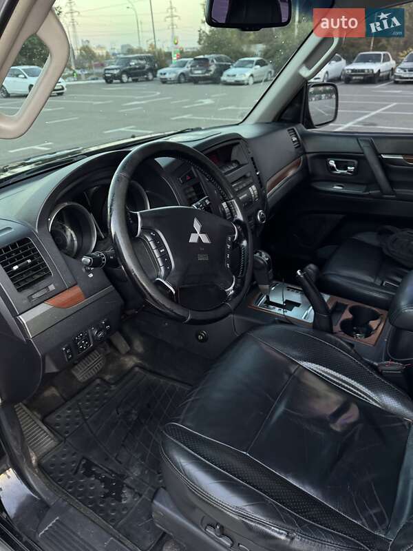 Внедорожник / Кроссовер Mitsubishi Pajero Wagon 2008 в Киеве