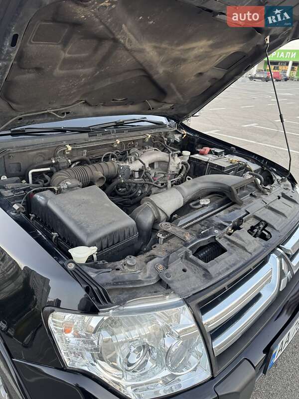 Внедорожник / Кроссовер Mitsubishi Pajero Wagon 2008 в Киеве