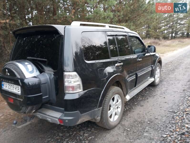 Внедорожник / Кроссовер Mitsubishi Pajero Wagon 2008 в Вараше фото 3 Внедорожник / Кроссовер Mitsubishi Pajero Wagon 2008 в Вараше