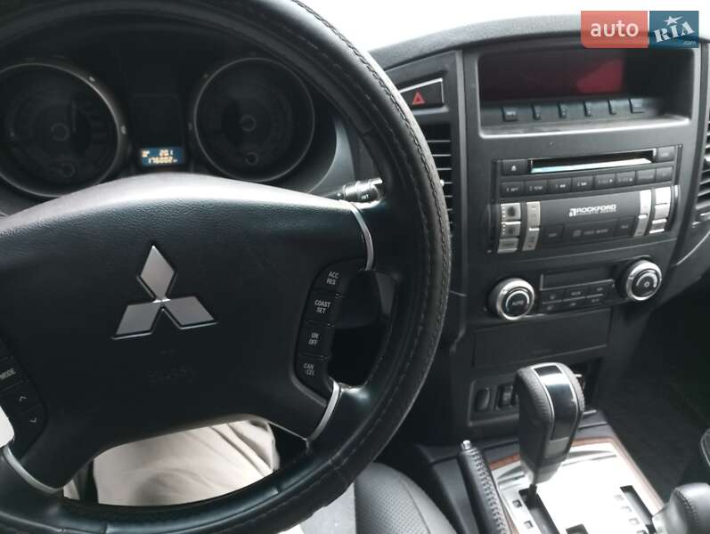 Внедорожник / Кроссовер Mitsubishi Pajero Wagon 2008 в Вараше фото 12 Внедорожник / Кроссовер Mitsubishi Pajero Wagon 2008 в Вараше