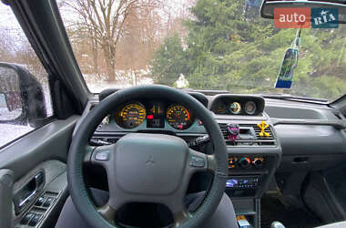 Позашляховик / Кросовер Mitsubishi Pajero Wagon 2001 в 