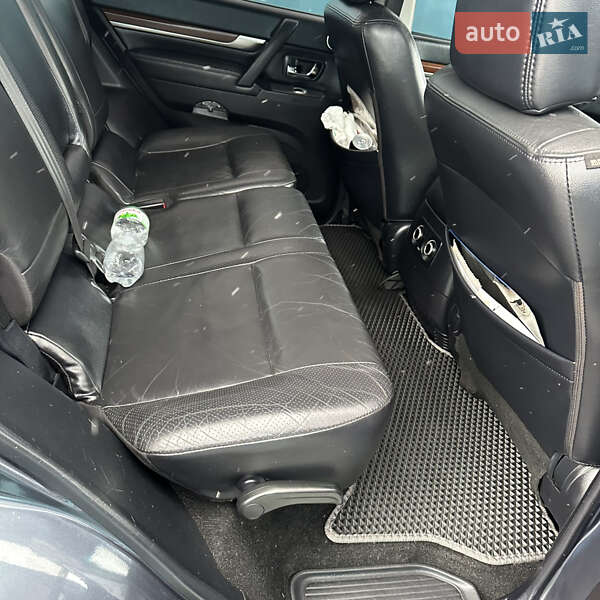 Внедорожник / Кроссовер Mitsubishi Pajero Wagon 2008 в Киеве