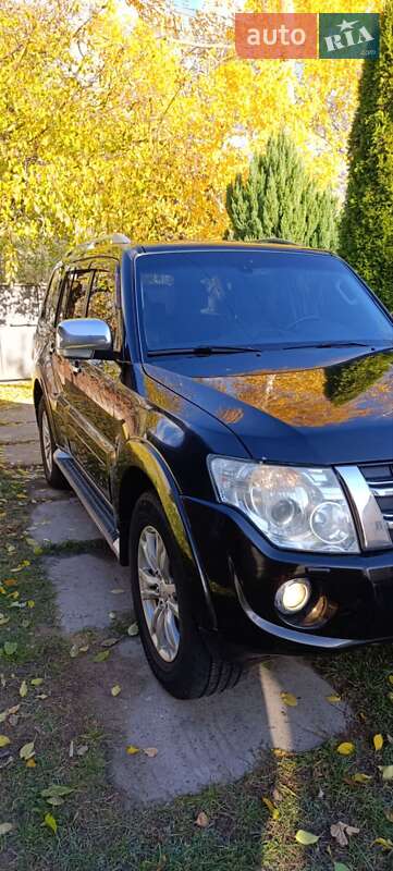 Позашляховик / Кросовер Mitsubishi Pajero Wagon 2011 в Остер