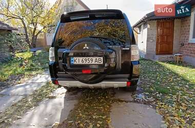 Внедорожник / Кроссовер Mitsubishi Pajero Wagon 2011 в 