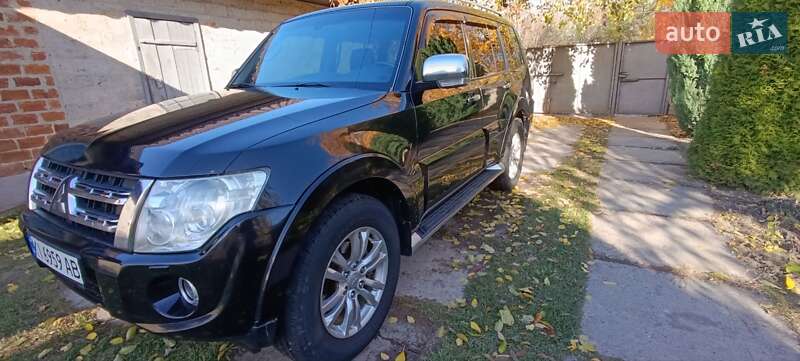 Позашляховик / Кросовер Mitsubishi Pajero Wagon 2011 в Остер