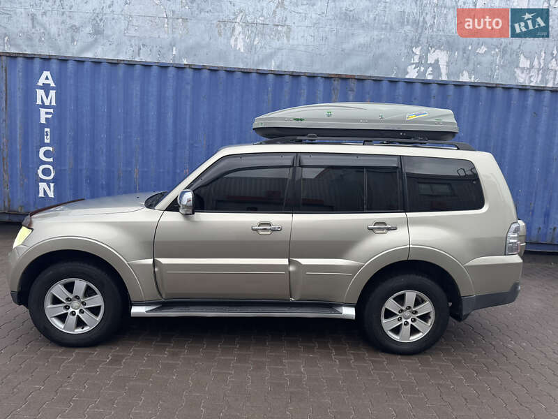 Внедорожник / Кроссовер Mitsubishi Pajero Wagon 2007 в Киеве