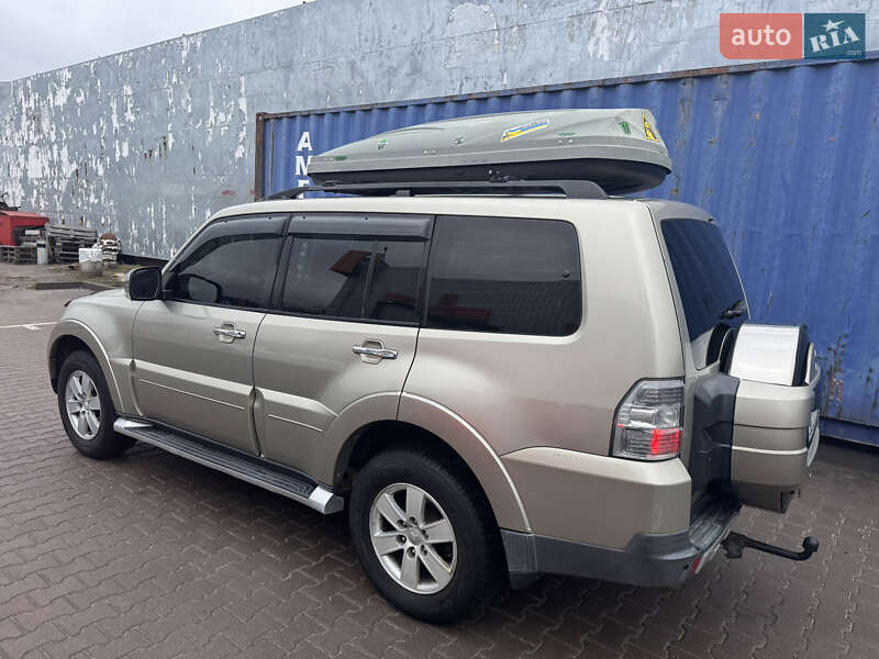 Внедорожник / Кроссовер Mitsubishi Pajero Wagon 2007 в Киеве