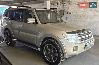 Позашляховик / Кросовер Mitsubishi Pajero Wagon 2013 в Києві