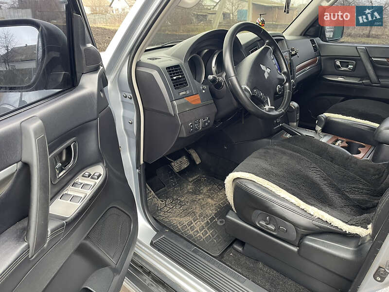 Внедорожник / Кроссовер Mitsubishi Pajero Wagon 2007 в Глобине