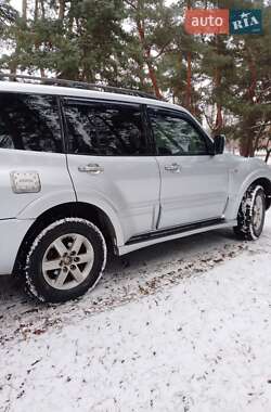 Внедорожник / Кроссовер Mitsubishi Pajero Wagon 2005 в 
