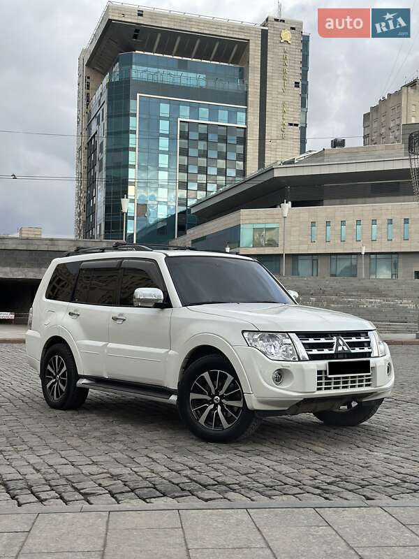 Позашляховик / Кросовер Mitsubishi Pajero Wagon 2013 в Харкові