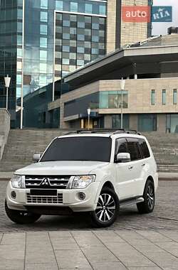 Позашляховик / Кросовер Mitsubishi Pajero Wagon 2013 в Харкові