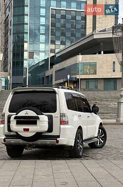 Позашляховик / Кросовер Mitsubishi Pajero Wagon 2013 в Харкові