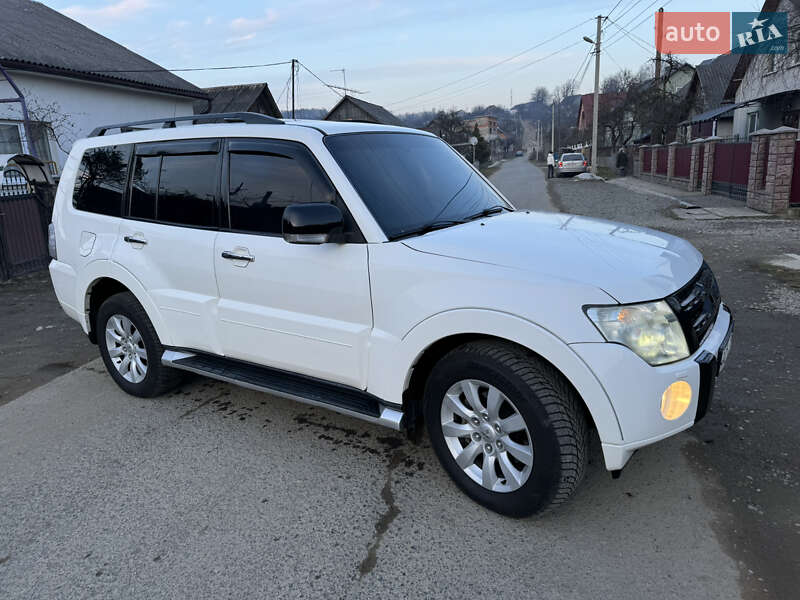 Внедорожник / Кроссовер Mitsubishi Pajero Wagon 2010 в Тересве