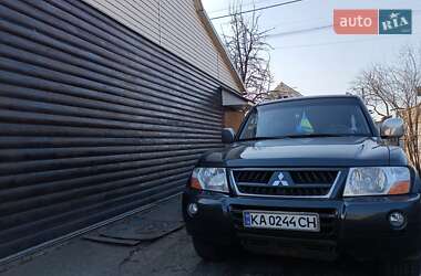 Позашляховик / Кросовер Mitsubishi Pajero Wagon 2005 в Києві