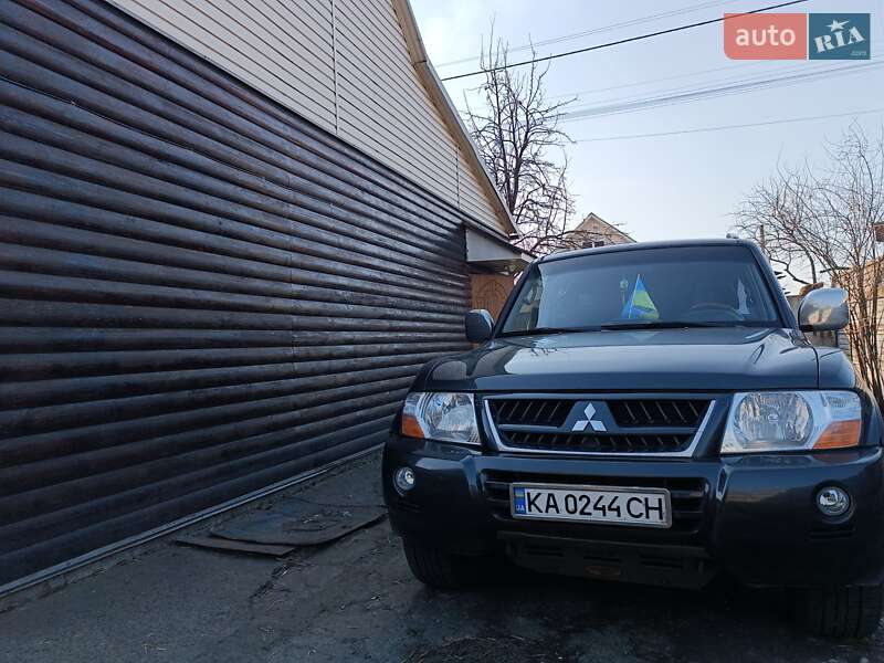 Внедорожник / Кроссовер Mitsubishi Pajero Wagon 2005 в Киеве