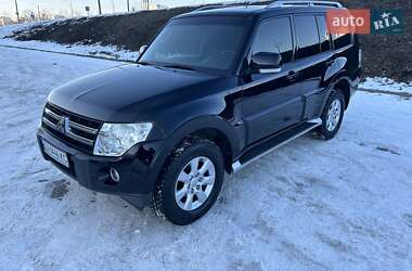 Внедорожник / Кроссовер Mitsubishi Pajero Wagon 2010 в Киеве