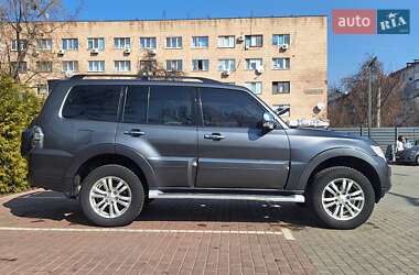 Внедорожник / Кроссовер Mitsubishi Pajero Wagon 2012 в Черкассах