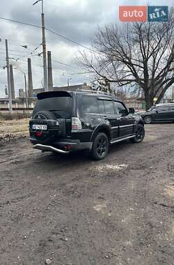 Позашляховик / Кросовер Mitsubishi Pajero Wagon 2008 в Києві