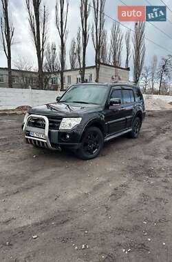 Позашляховик / Кросовер Mitsubishi Pajero Wagon 2008 в Києві